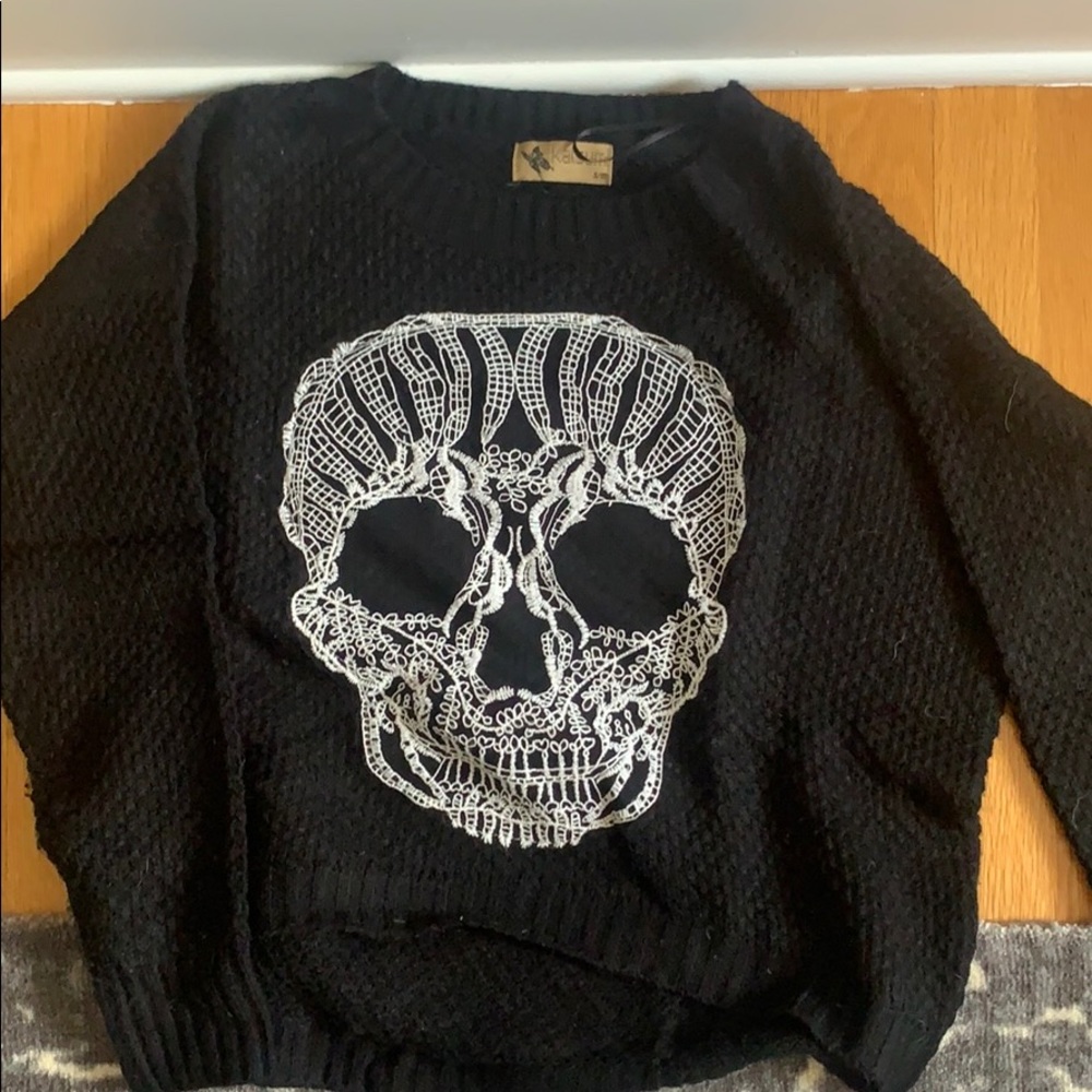 Black Skull knit